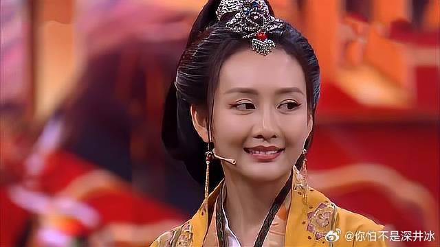 王鸥太美了！被蔡少芬质疑是卧底，表情美翻了！