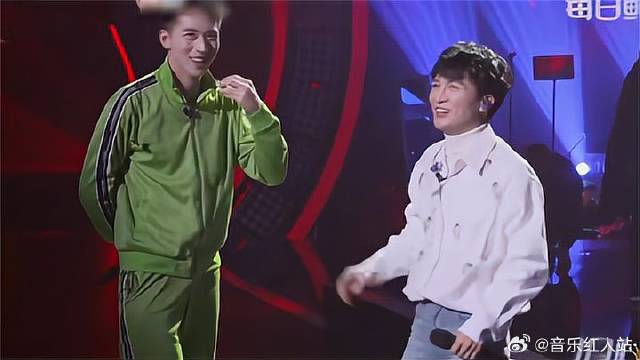 许魏洲的神秘道具？周深看到后幸灾乐祸，太离谱了！