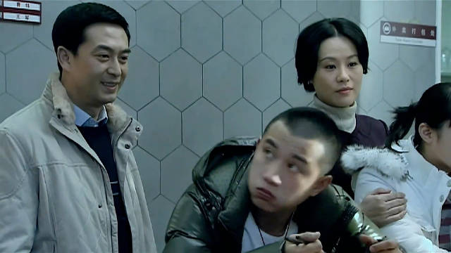 原配与小三相见明场面，世界上没有不透风的墙