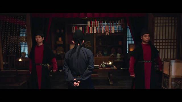 杨志刚饰苏无名探查王奎荣遗物发现关键线索