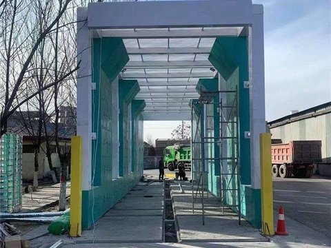全自动工程龙门洗车机：工程车辆清洁的智能解决方案