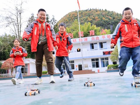 从捐钱捐物到教育变革：上汽大众"繁星计划"重新定义企业公益