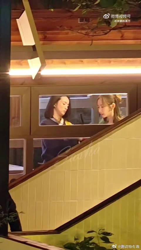 林依晨张艺凡武汉拍电影深夜仍状态在线