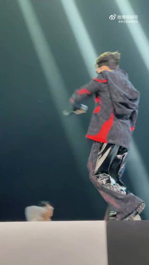 《洗牌》硬核说唱炸翻舞台