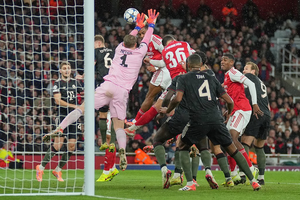 阿森纳的角球战术根本防不住。