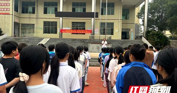 书香满园！邵阳县岩口铺镇中学阅读节开启心灵之旅