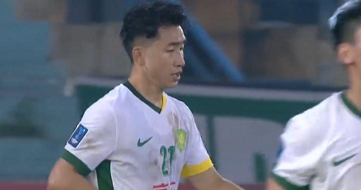 超戏剧性2分钟！张玉宁两连击中柱，方昊超巨失误，对手幸运扳平