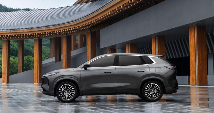 让全家老小都舒服的“全能幸福座驾”