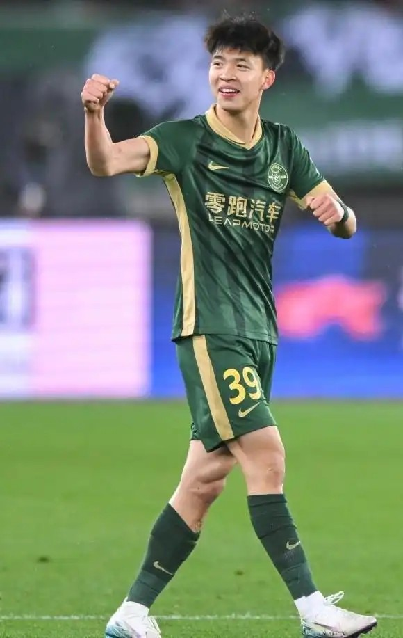 中超总结③|B队新政如甘霖，王钰栋、蒯纪闻等新人成长迅速