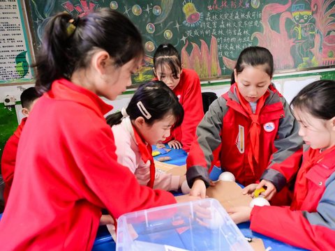 上汽大众的温暖答卷：当造车巨头把技术变成乡村孩子的"梦想课堂"