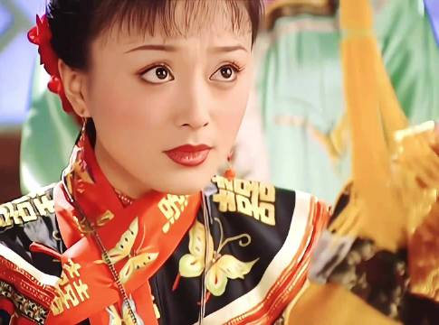 以前特别讨厌知画，现在很喜欢秦岚，再看知画真的很惊艳