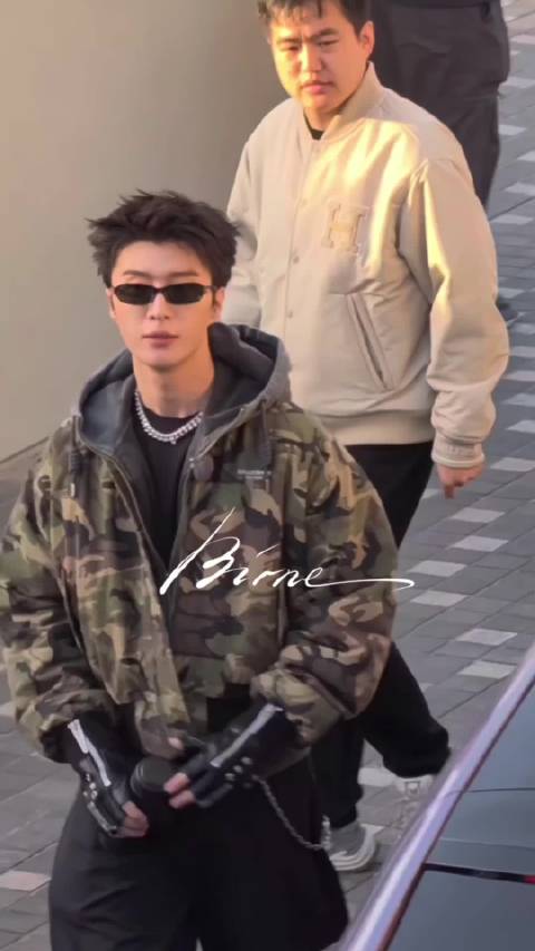 大背头 bb机 舞池里的007