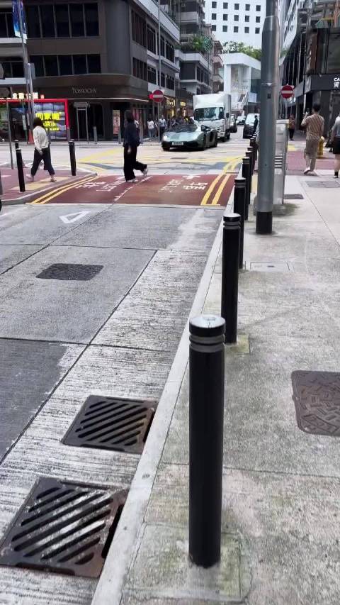 香港街头现郭富城同款兰博基尼限量跑车