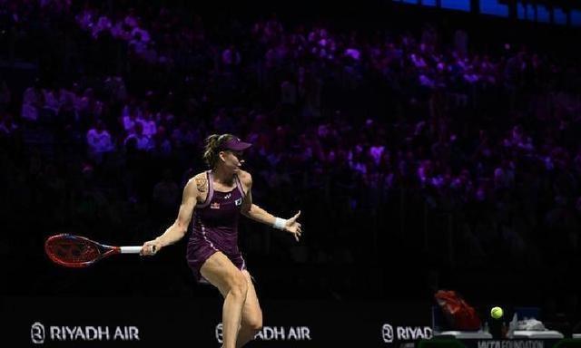 冷门逆袭！莱巴金娜零封抢七夺冠，赛后对手发言引爆争议狂潮！