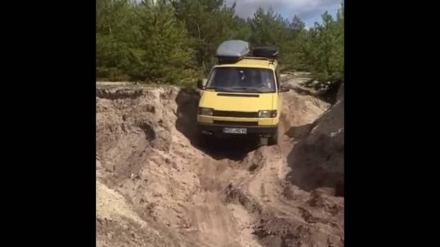 视频：大众T1越野集锦展示Syncro四驱实力