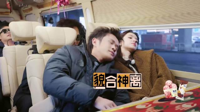 王勉演都不演了，婚还没结就着急睡哈尼克孜身上，真的绝了丨五哈