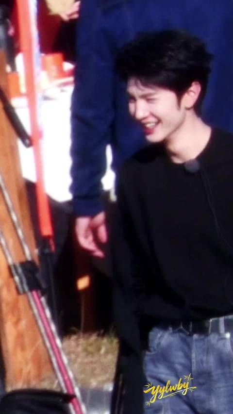 沈腾陈哲远军艺校草VS深大校草