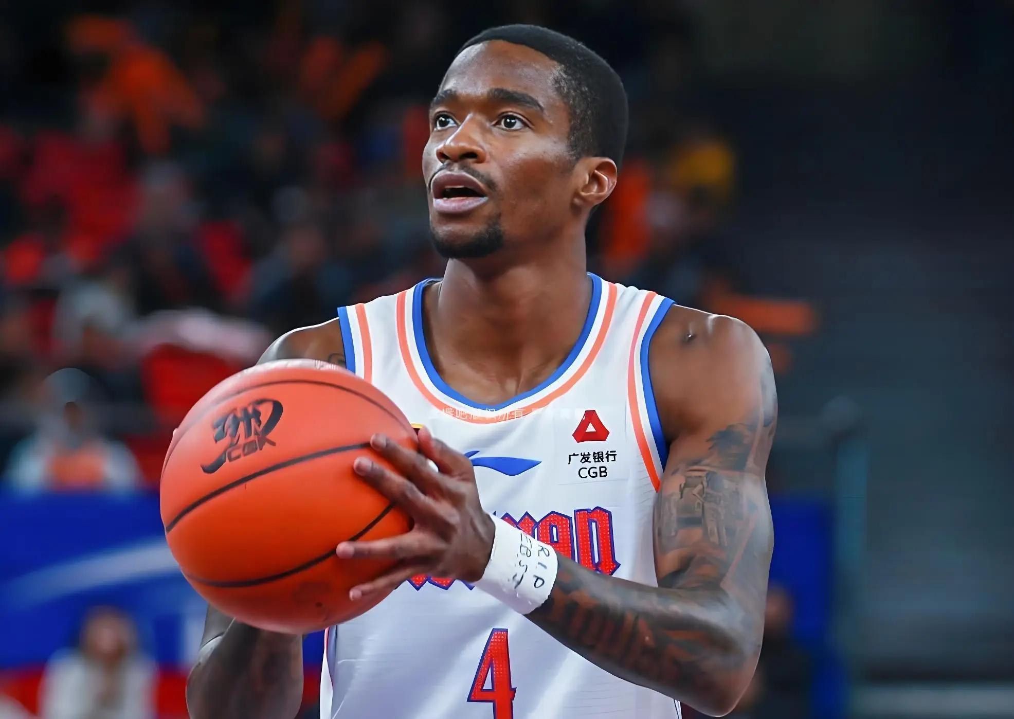 正式官宣！广东交易得到萨姆纳优先续约权，朱芳雨一战封神