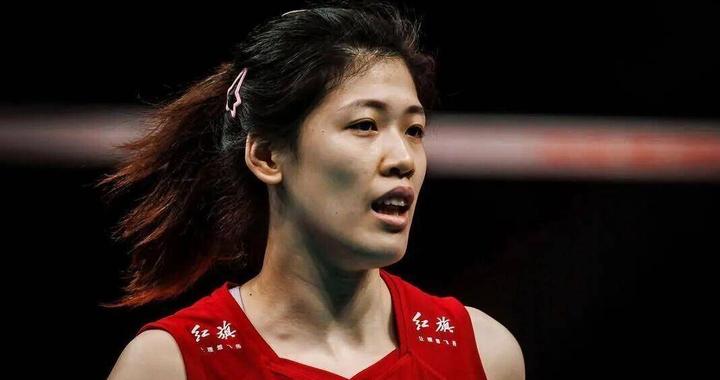 女排留洋新东家对比：李盈莹像度假，庄宇珊一拖五，王媛媛寄厚望