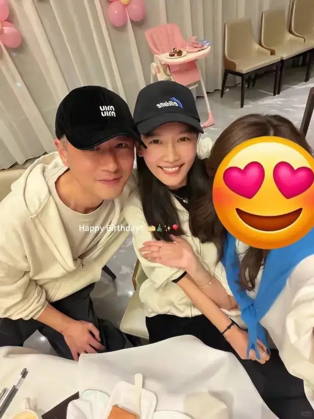 抱歉！他46岁生日这天，他们终究是没忍住公开秀恩爱了