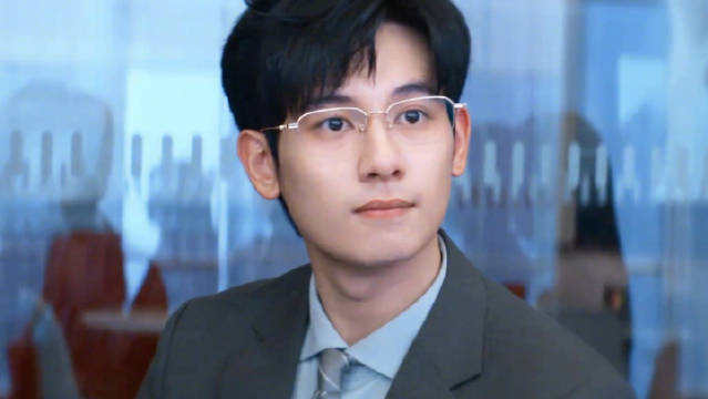 胡先煦新剧饰演冷脸律师江晨获好评