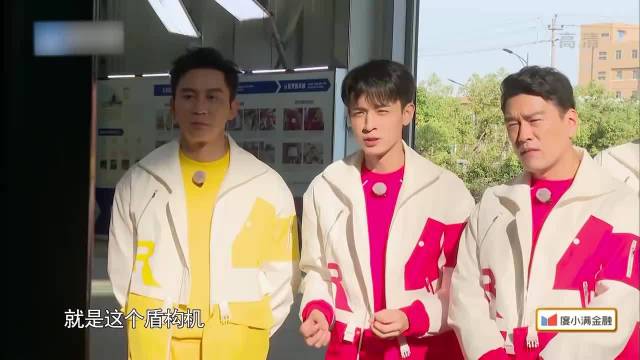 秦霄贤真的傻，问个问题都问不明白，太搞笑了吧