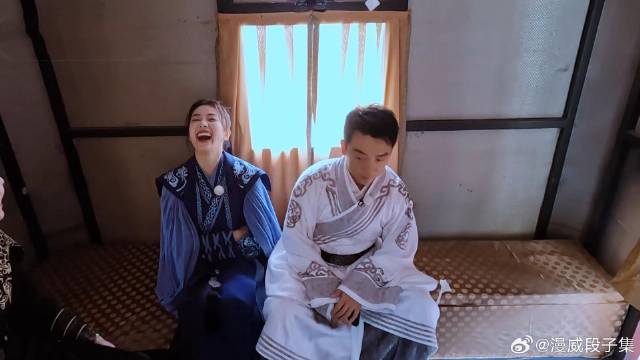 看一次笑一次，周深拿姚译添名字玩谐音梗，嘴差点笑歪了！