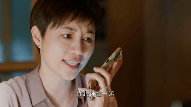 女子疑心病重家中装多个摄像头