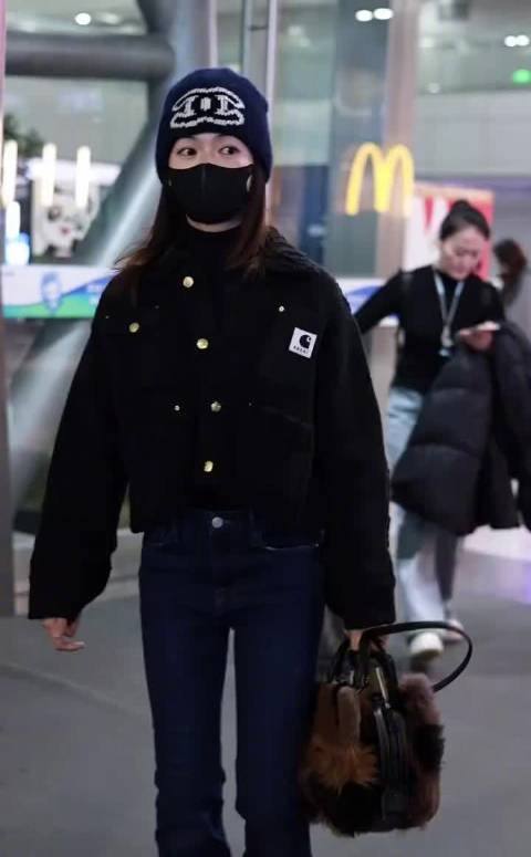 吴谨言进组新戏《重生之门2》啦 无缝进组的劳模！期待这次的新角色