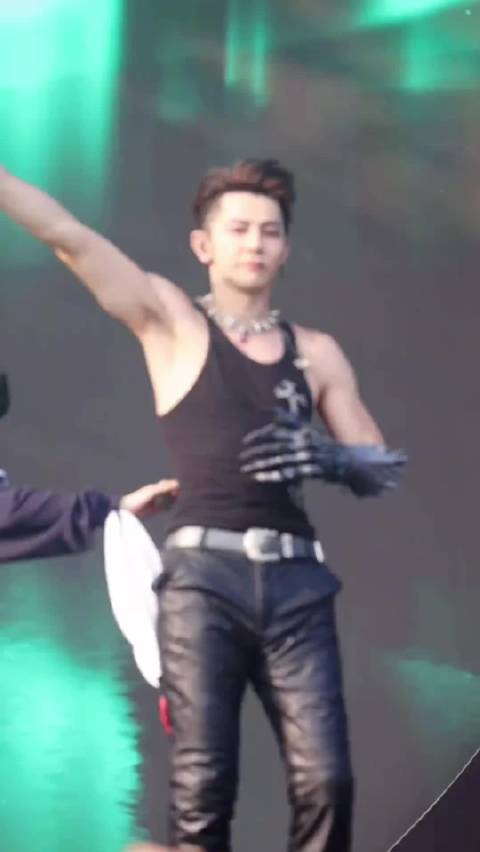 不是你们考虑过汪东城的感受吗？为啥把炎亚纶和大东扯一起