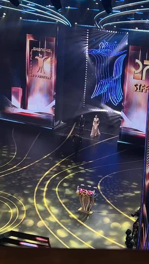林允 上海电影节闭幕式内场