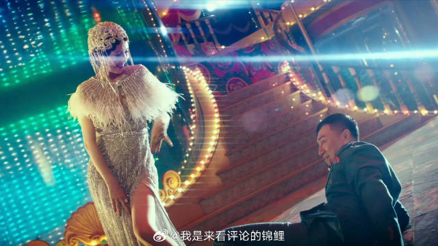 佟丽娅跳舞诱惑，为小岳岳掩护偷文件，下秒醋坛子翻了