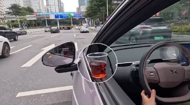 小鹏MONA辅助驾驶实测滴水不洒