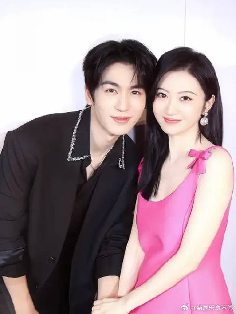 这两人简直是金童玉女