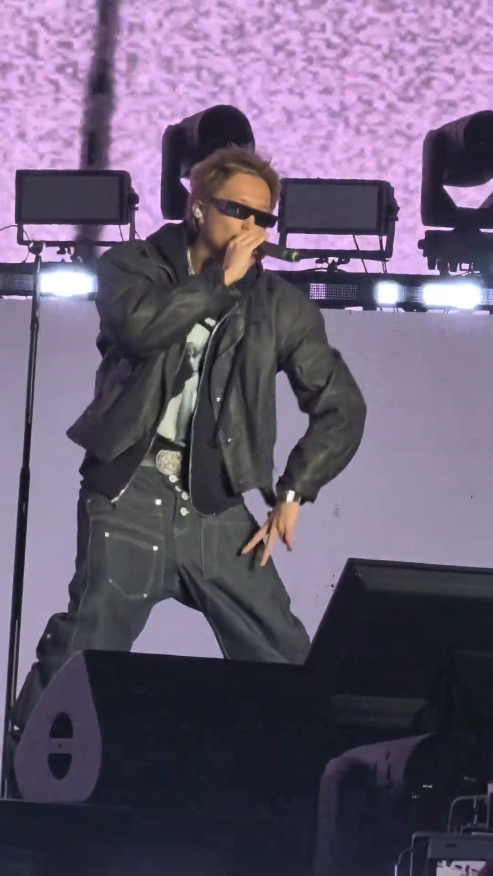 ASEN全开麦演唱《英雄》现场引热议