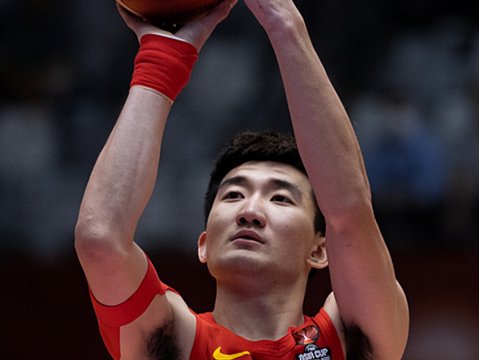 后卫真别全选防守球员了！孙铭徽徐杰不让进，进攻都差成啥样了！