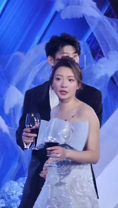 黄雅琼婚礼娘家人桌现郑思维陈雨菲等