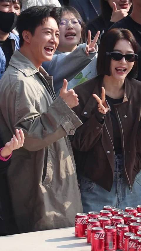 秦岚王阳《闪耀如她》杀青