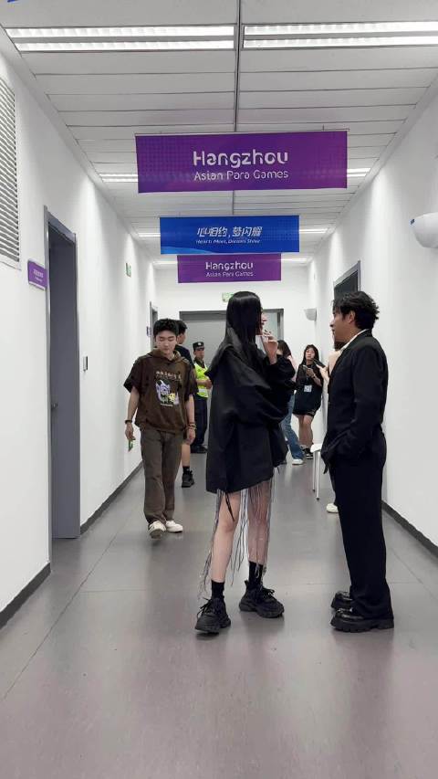 我们仨谁“偷感”最重呀？哈哈哈哈哈哈哈哈！