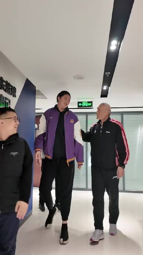 张子宇加盟山东女篮，12月完成注册后出战