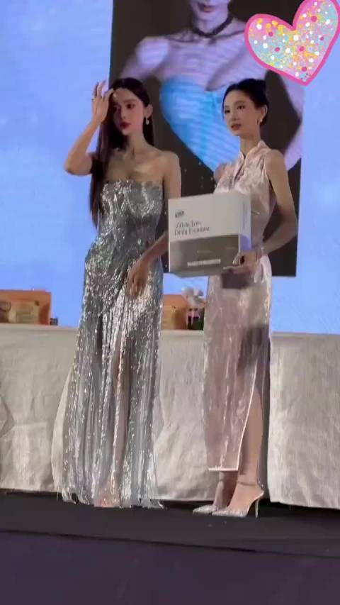 张天爱纯欲天花板