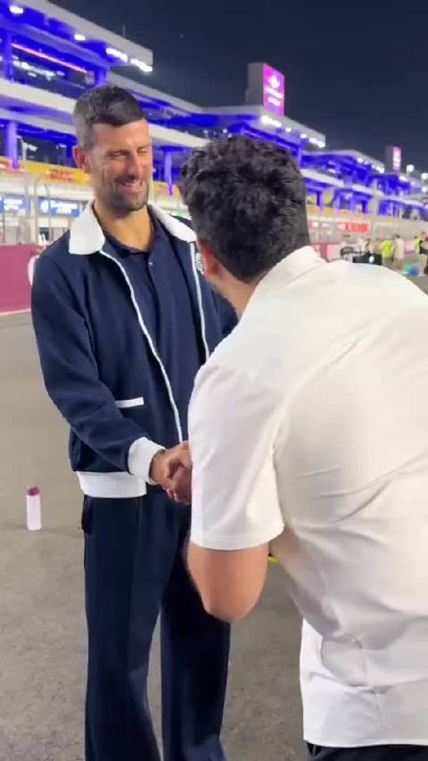 德约科维奇现身F1卡塔尔大奖赛，坦言热爱赛车运动