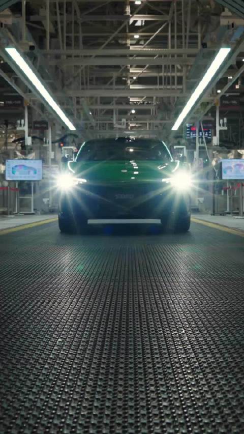 小米汽车50万辆下线口号引热议，网友建议修改为同调版本