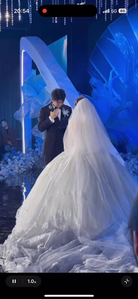 真心祝福他们！