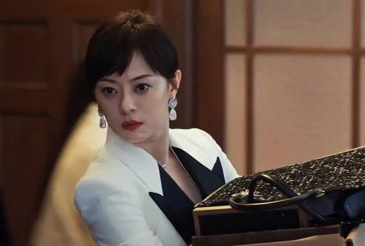 上班途中吃瓜 太真实了