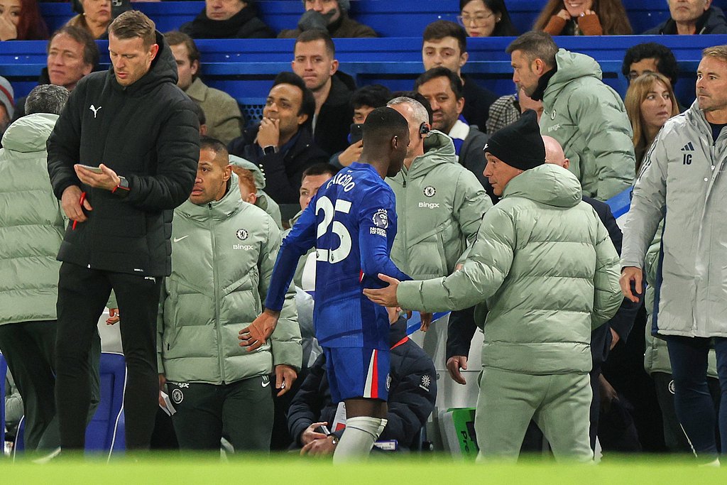 凯塞多上半时就吃到红牌。