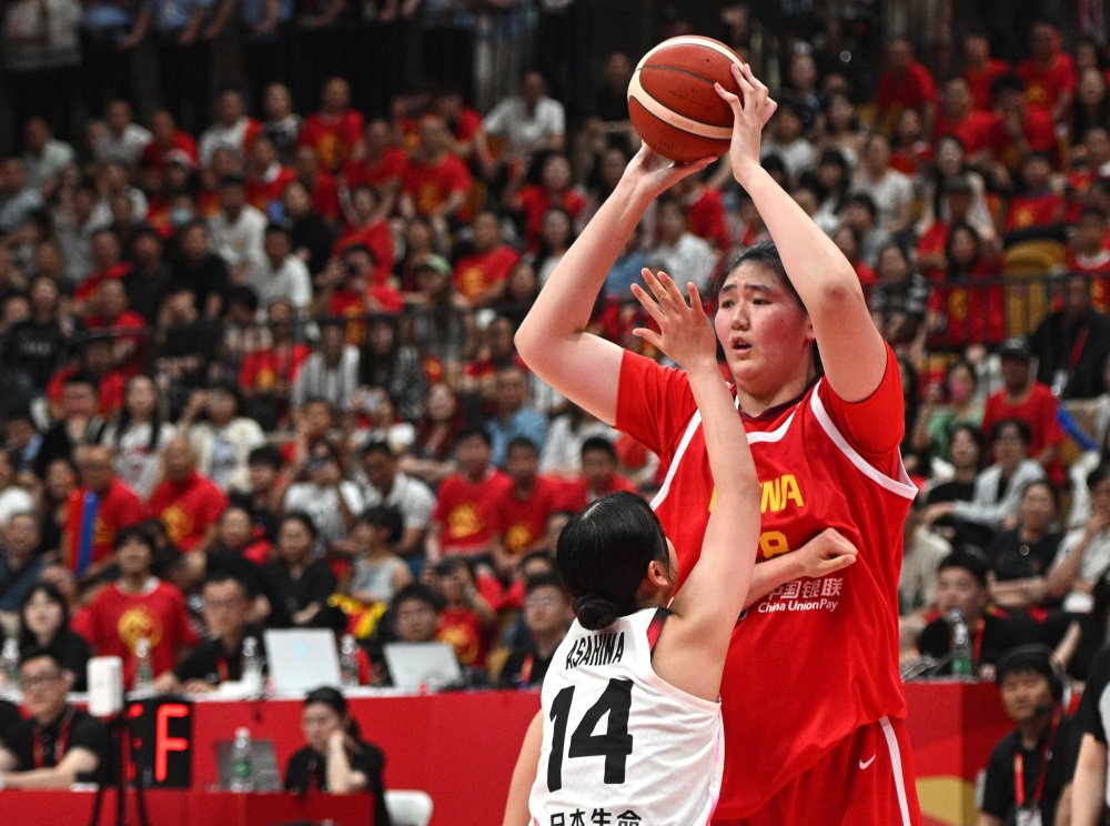 媒体人：张子宇和山东签长约，全力支持参加女篮的集训和比赛