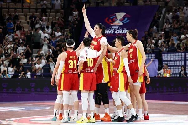 张子宇在U18女篮亚洲杯场均35+13，在全运会6场比赛累计72中68