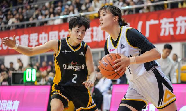 全能后卫！女篮核心15分6板7助2帽！宫鲁鸣没看错人，杜锋都称赞
