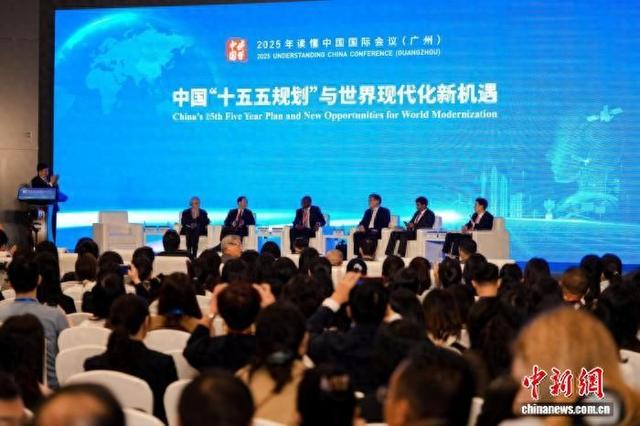 会议现场。周佩琳 摄